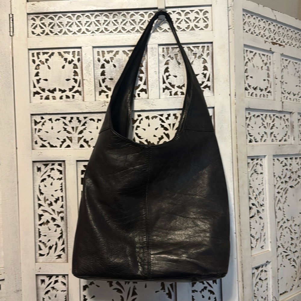 Vera pelle black leather bucket bag made in Italy read desc.